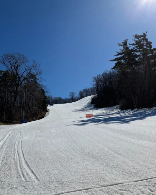 Welcome to our special event weekend, It’s a Spring Thing! 🌱🌼⁠
⁠
What a gorgeous day and look at all the snow we have for you! We’re so pumped to see you out on the hill for our last weekend of the 2024/2025 season!⁠
⁠
Remember, we have some extra-special offers and fun for you this weekend:⁠
⁠
🌱 All Season Passes will be valid (excluding Lesson Passes) ⁠
🌱 $30 lift tickets ($20 for 5 & Under, RFID card fee not included) ⁠
🌱 25% off all retail at Trailhead (excluding food and drinks) ⁠
🥚 A very special Egg Hunt on Saturday & Sunday ⁠
🐰 Dressing to theme: bright colours or pastels, floral patterns, bunny ears—anything to show that you’re in the spring mood! ⁠
⁠
❗️A friendly reminder about our operating hours: ⁠
⁠
Friday, March 21 – 1:00 pm to 9:00 pm ⁠
Saturday, March 22 – 8:30 am to 4:30 pm ⁠
Sunday, March 23 – 8:30 am to 4:30 pm ⁠
⁠
❗️Terrain Update: ⁠
⁠
Great news—the terrain park will be open, but we do have some service disruptions. Please see below for the latest on open terrain. The Learning Centre and West Beginner Hill will be closed.⁠
⁠
Lifts: ⁠
➡️ Updraft Chairlift ⁠
➡️ Ridge Chairlift ⁠
➡️ Limestone Chairlift ⁠
⁠
Runs: ⁠
➡️ Night Hawk ⁠
➡️ Twister ⁠
➡️ Challenger ⁠
➡️ Sidewinder ⁠
➡️ Escarpment Run ⁠
➡️ Boomerang ⁠
➡️ Scimitar ⁠
➡️ Quarry Run ⁠
⁠
Get your $30 lift tickets at the link in our bio. 🔗 Come share in this last weekend of spring fun! ⁠
⁠
#itsaspringthing #CelebrateSpring #SpringSnow #Skiing #Snowboarding #AtGlenEden