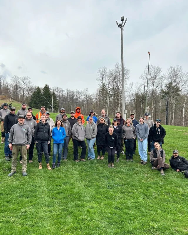 A huge thank you to our amazing Parks team for their hard work cleaning up the slopes at Glen Eden! Your effort makes a big difference—over 50 bags of garbage were collected yesterday! We appreciate you, and so does the environment! 🫶⁠
⁠
#SpringCleanUp #CleanUpCrew #ThankYouTeam #ProtectNature #AtGlenEden #ConservationHalton
